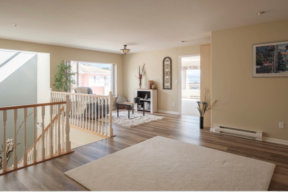 rachel - hall to kitchen